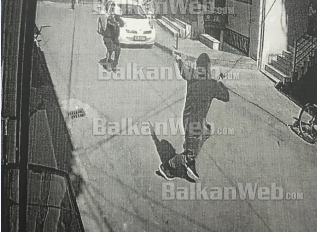 DALIN PAMJET/ Momenti kur i shumëkërkuari për vrasje Orges Bilbili i drejton armën policit