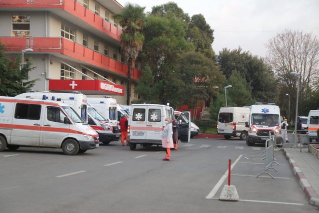 U INTUBUA PASI LINDI FËMIJËN/ Kush është 28-vjeçarja pa asnjë sëmundje tjetër që vdiq nga COVID