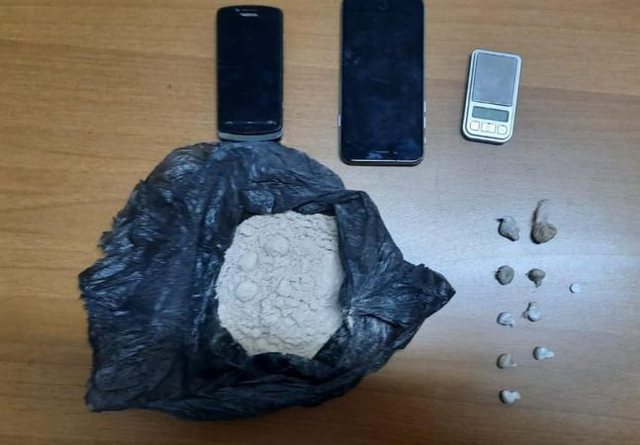FURNIZONTE ME DROGË DISA ZONA TË TIRANËS/ I riu kapet me 185 doza heroinë