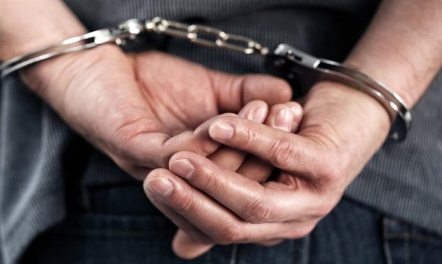 THEU KARANTINËN DHE DOLI NË QYTET ME MAKINË/ Arrestohet 43-vjeçari në Mat