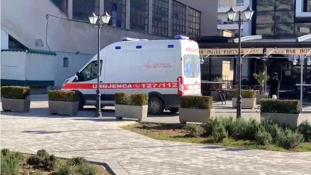 PËSOI HEMORAGJI CELEBRALE/ Kryevaksinuesi i Vlorës niset me urgjencë drejt Tiranës