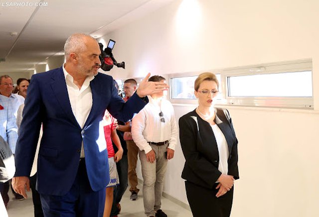 “ËSHTË ZONA…”/ Rama reagon ndaj kritikave dhe thumbon Voltana Ademin: Shkodra vuan nga…