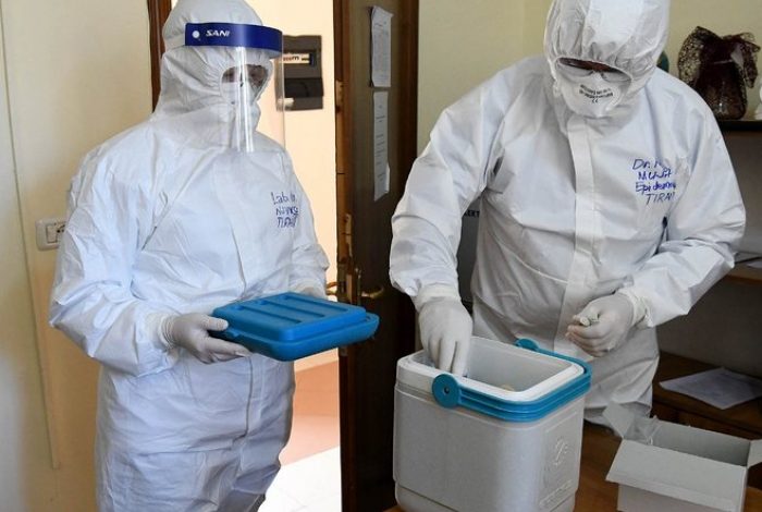 REAGIMI/ Urgjenca Kombëtare ngre ALARMIN: Po rritet numri i të infektuarve në moshat 15-35 vjeç, është shtresa…