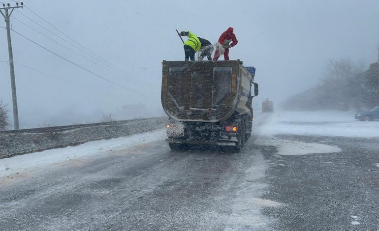 MOTI I KEQ NË LEZHË/ Rruga e kombit dhe ato nacionale janë të kalushme, hidrovoret janë në kuotat normale. Ja si paraqitet situata (FOTO+VIDEO)