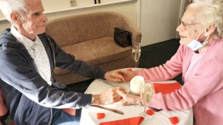 MBI 60 VITE MARTESË/ Çiftin britanik e ndan pandemia, por pas 1 viti ndodh mrekullia