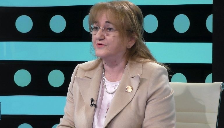 JEP LAJMIN/ Rakacolli: Të hënën vijnë 15 mijë vaksina të Pfizer në Shqipëri, përpjekje për…