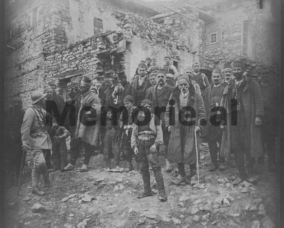 DOSSIER/ Nga spitalet e personeli mjekësor, trupat francez të Legjionit të Lindjes, te senatori Godart që viziton…”