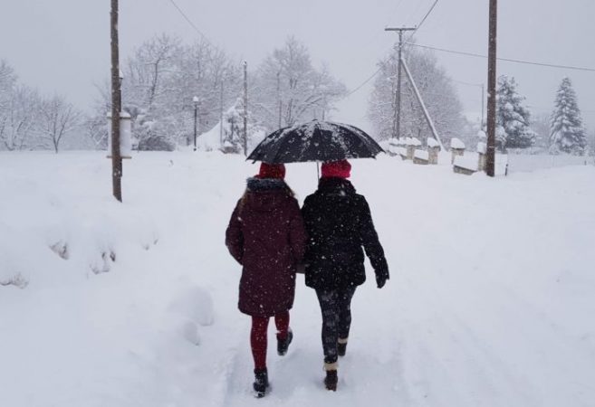 “MEDEA” PËRFSHIN GREQINË/ Bora mbulon Athinën, temperatura deri në -20 gradë, rrugë e shkolla të mbyllura