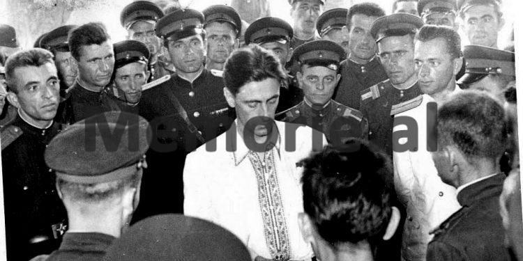 DOSSIER/ Raporti i Sigurimit: Mehmet Shehu dy-tri herë shtyu goditjen e agjentit grek që…