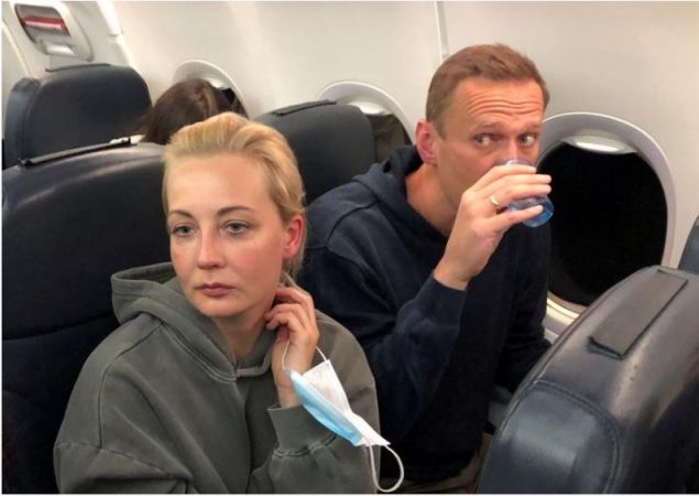 PAS BURGOSJES SË NAVALNY/ Gruaja e tij niset për në Gjermani, ja çfarë shkruajnë mediat