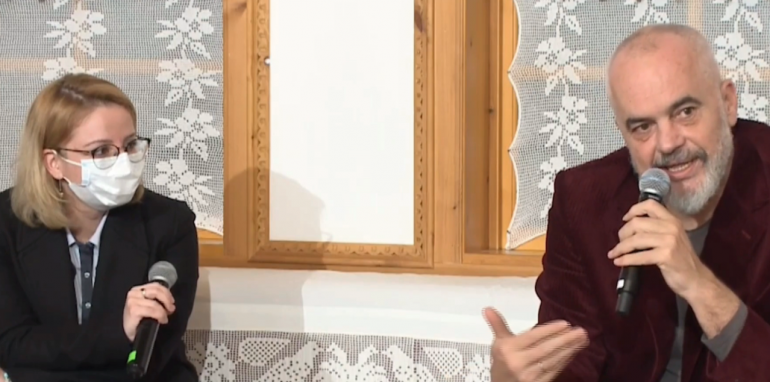 BONUS QIRAJE PËR MJEKËT QË PUNOJNË LARG BANESAVE? Ironizon Rama: Programi i PD mund të ofrojë masazhe e SPA dhe pishina, por…
