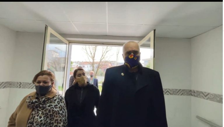 NIS VAKSINIMI ANTI-COVID NË SHTËPINË E TË MOSHUARVE NË SHKODËR/ Rama: Procesi mbaron sot