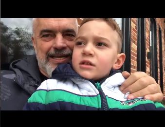 “TË KAM PARË TEK TELEVIZORI”/ Rama publikon VIDEON me “gangsterin” e vogël: Sipas këtij shokut unë jam 123 vjeç