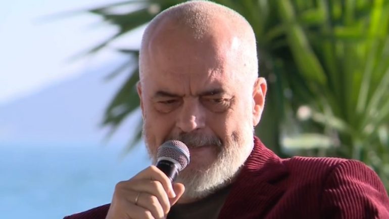 “MERRNI SHEMBULL NGA KORSIKA”/ Rama: Akti më i madh patriotik i shqiptarëve sot është mos hedhin mbeturina
