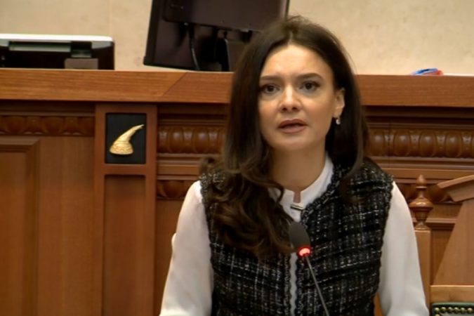 “FATOS NANO S´KA NEVOJË TË MBROHET”/ Spiropali: Dëshmoi fytyrën e vërtetë të Berishës e Metës
