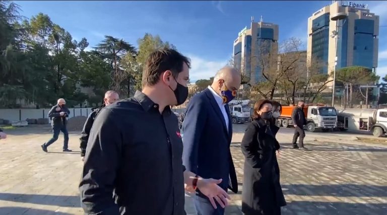 NIS PUNA PËR PROJEKTIN E RI TË “PIRAMIDËS”/ Veliaj: Përfundon në 2023! Teatri Kombëtar këtu ishte tentativë e dështuar…