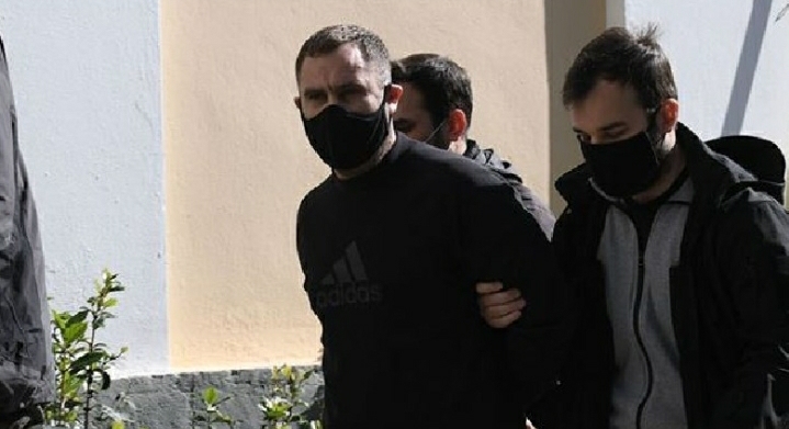 NË MAKINË ME ALKET RIZAIN QË KISHTE DALË NGA BURGU/ Dalin fotot e të shumëkërkuarit shqiptar i akuzuar për vrasje