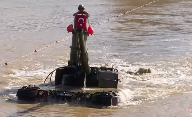 DALIN PAMJET/ Tanket turke “pushtojnë” kufirin, alarmohet pala greke