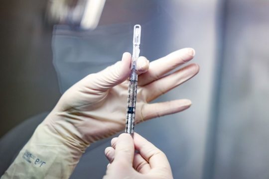 COVID-19/ A është varianti anglez i virusit edhe më vdekjeprurës?