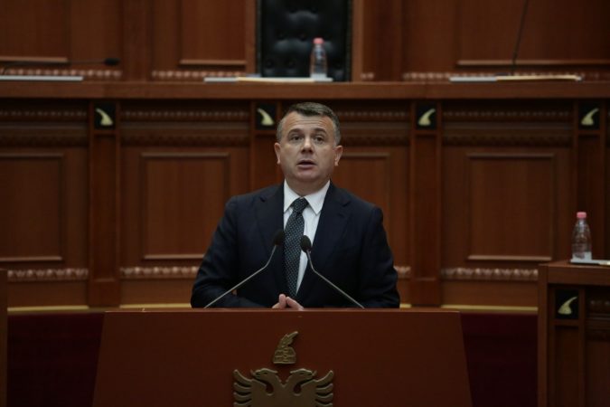 “PËRSE FSHIHESH LUL”? Balla pyet kreun e PD për vendimin ndaj Dvoranit: Je në aleancë me Metën kundër Drejtësisë së re…