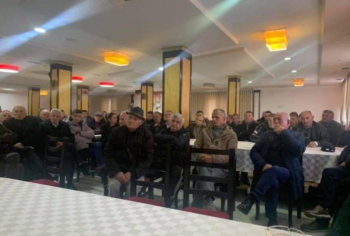 DALIN PAMJET/ Mark Marku dhe Covid-19 bëjnë kërdinë në Lezhë, takimet masive nga “profesori” që rrezikojnë mijëra jetë (FOTO)