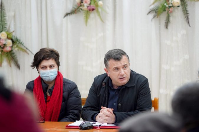 KUSH ËSHTË VAJZA E PROKURORIT TË NJOHUR QË DO KANDIDOJË PËR PS NË PËRRENJAS/ Balla: PD e hoqi nga puna