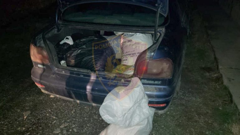 I SHPALLUR NË KËRKIM PËR TRAFIK DROGE/ Arrestohet 38-vjeçari në Krujë, çfarë iu gjet në banesë