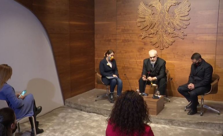 KONTRATA ME “PFIZER”/ Mbërrijnë dozat e para të VAKSINËS në Shqipëri, Rama i pret në Rinas