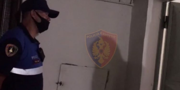 NDODH NË FIER/ Policia i shkoi në banesë për kontroll, i sëmuri me COVID shkel karantinën dhe…