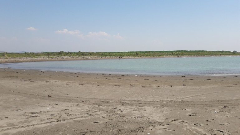 U GJET I MBYTUR NË KAVAJË/ Identifikohet 61-vjeçari nga Berati, dyshohet se u rrëzua nga grykëderdhja e lumit Shkumbin (EMRI)