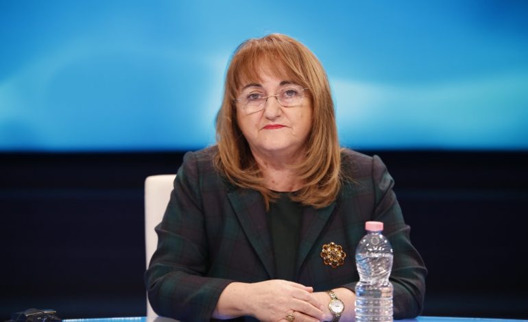 SITUATA E COVID/ Kufizimi i moshës për VAKSINËN AstraZeneca, Rakacolli sqaron se si do të veprohet në Shqipëri