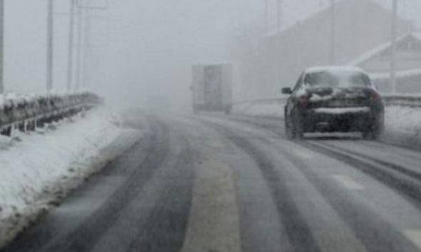 TEMPERATURA TË ULËTA DHE NGRICA NË QARKUN E KORÇËS/ Aksi Qafë Thanë-Doganë vijon të jetë problematik