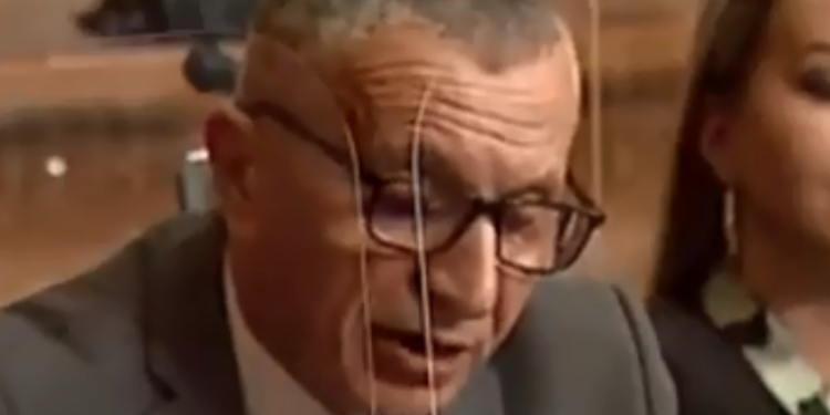 VIDEOLAJM/ Kamberi “shpërthen” në parlamentin serb: Na quani “šiptar”, po sikur ne t’ju quajmë “shkije”?