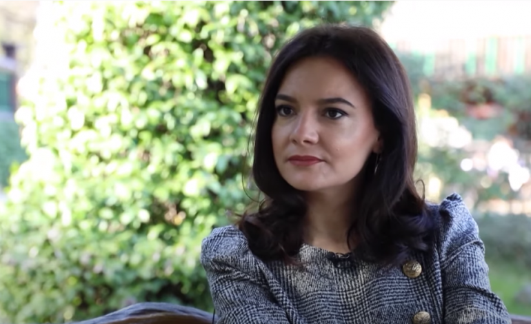 NJË RRËFIM NDRYSHE I ELISA SPIROPALIT/ Nga takimi i parë me Ramën, tek familja dhe marrëdhënia me gatimin (VIDEO)