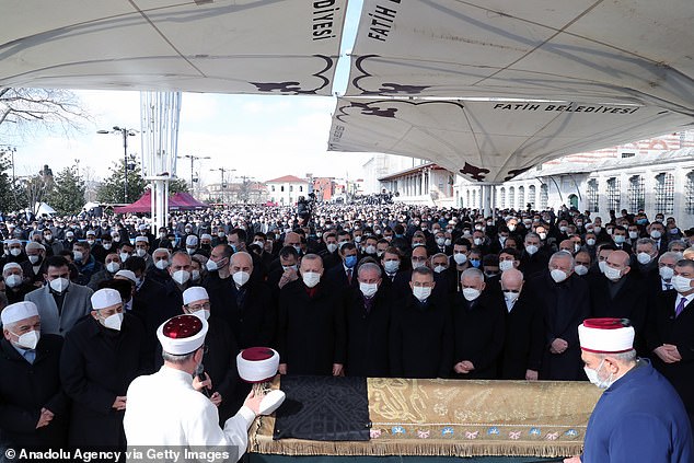 ERDOGAN SFIDON HAPUR COVID-19/ Pamjet nga Turqia që po befasojnë botën