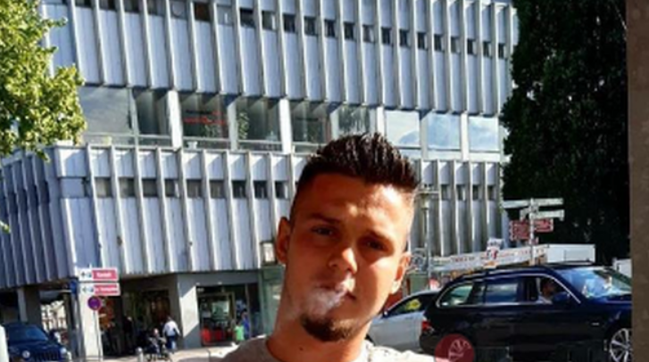 U GJET I MBYTUR NË ZVËRNEC/ Familja e 22-vjeçarit hap dyert e mortit: Kishte shenja në trup, dyshojnë se… (FOTOT)