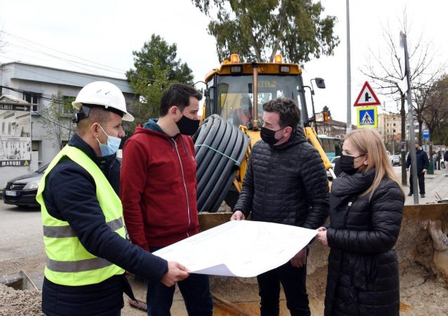 INSPEKTON PUNIMET NË UJËSJELLËSIN E KINOSTUDIOS/ Veliaj: Përfitojnë 2400 banorë, rrisim cilësinë dhe orarin e furnizimit