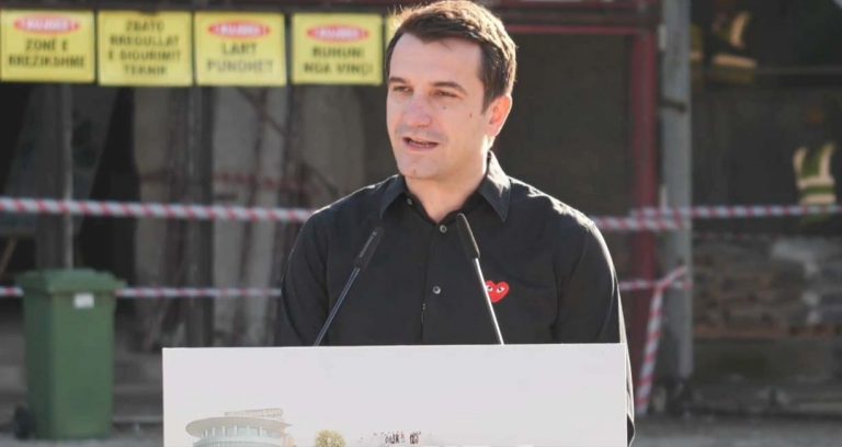 U INFEKTUA ME COVID-19/ Veliaj mesazh ambasadores amerikane: Shërim të shpejtë për një prej banorëve tanë më të preferuar