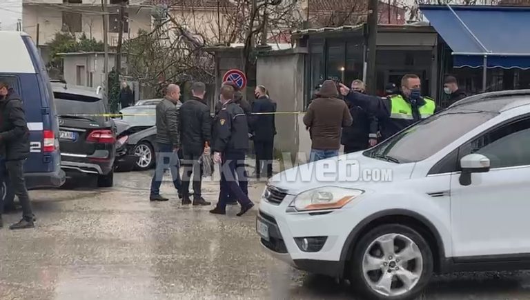 U GJET I VRARË NË MAKINË/ Identifikohet viktima në Fier (EMRI)