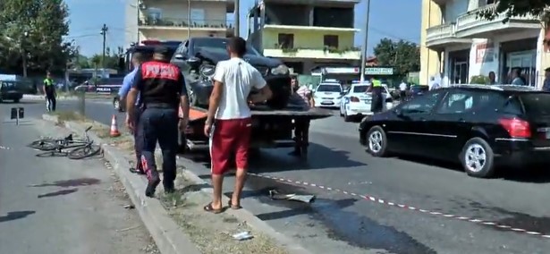 AKSIDENTI TRAGJIK NË KAMËZ/ Dy makina përplasën babë e bijë, në pranga drejtuesit (EMRAT+DETAJET)