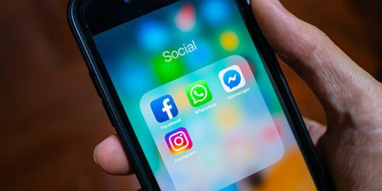 APPLE I HAP LUFTË FACEBOOK E GOOGLE/ Do t’u bllokojë përgjimin e klientëve