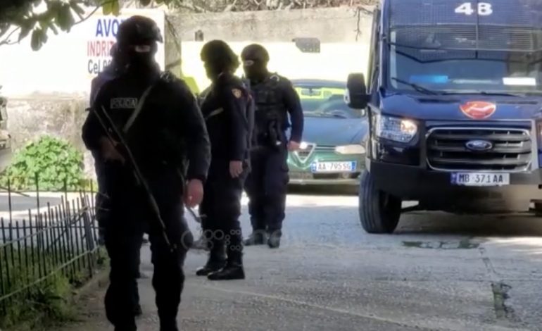 VRASJA E SHKËLZEN KASTRATIT/ Sot masa e sigurisë për Albert Zajën, RENEA blindon Gjykatën e Fierit