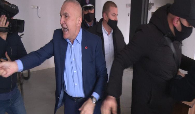 “AH SI NUK KAM NJË GRUSHT TË FORTË…”/ Aktori i njohur reagon pas përplasjes së Metës me policinë (FOTO)