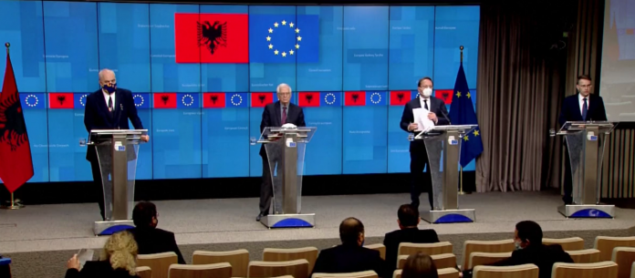 BRUKSEL/ Komisioneri për Zgjerim i prerë: Shqipëria ka plotësuar çdo kusht, gati për konferencën e parë ndërqeveritare
