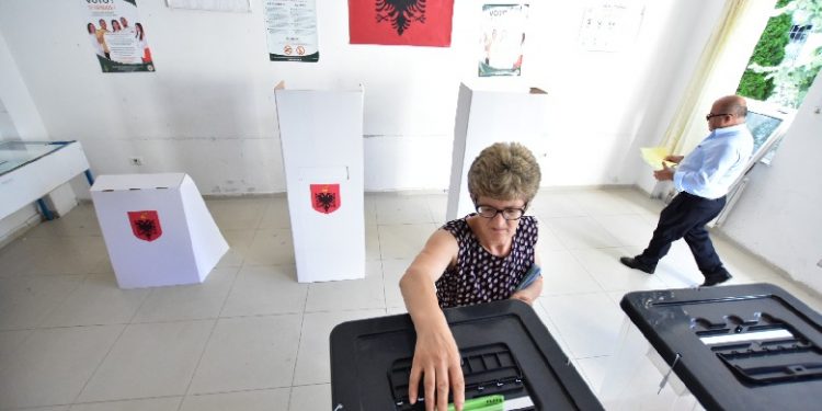 ZGJEDHJET/ A do të votojnë të infektuarit me COVID? Ja çfarë thotë Celibashi