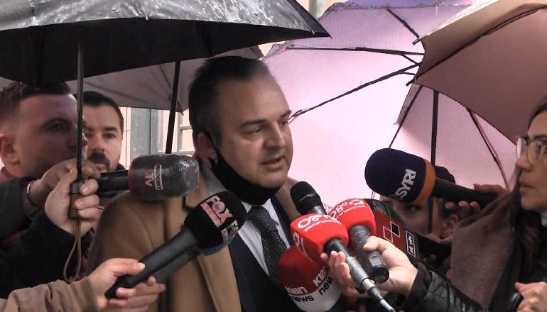 U KAP ME 380 MIJË EURO NË SHTËPI DHE DOLI NË PËRGJIME PËR… / Apeli lë të lirë mjekun Edvin Prifti