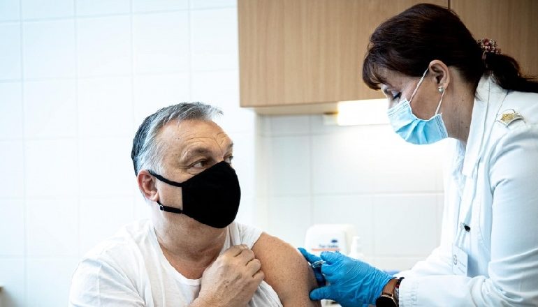 KRYEMINISTRI HUNGAREZ VAKSINOHET ME SINOPHARM/ Orban: Është e sigurt, mijëra njerëz janë vaksinuar deri tani