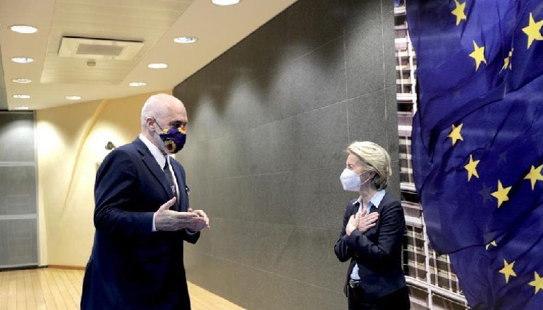 PAS TAKIMIT ME RAMËN/ Ursula Von Der Leyen: E ardhmja e Shqipërisë është Europa, negociatat duhet të fillojnë