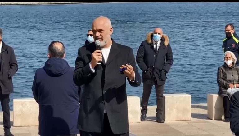 30 VJET NGA EKSODI I SHQIPTARËVE DREJT ITALISË/ Rama: Të bëjmë një muze në Brindizi për të treguar historinë tonë