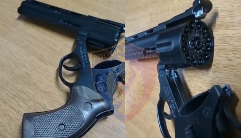 SHERR NË TIRANË/ Goditën me qytën e pistoletës 39 vjeçarin në ish-Bllok, kapen 2 autorët